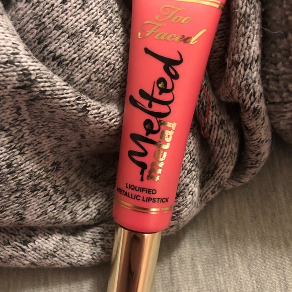 Too Faced Melted Metallic Tutu Liquid Lipstick - Picture 2 of 4